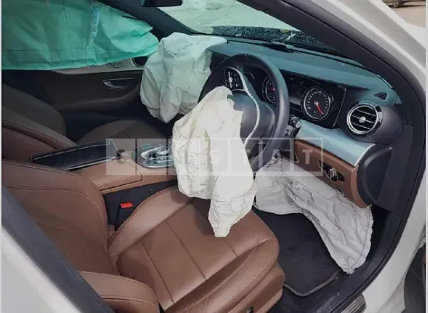 Photo 2 of 9: 2020 Mercedes-Benz E250, VIN WDDZF4FB2LA722094 — Korean insurance auction