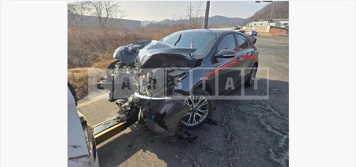 Photo 2 of 13: 2023 Kia Kz — Korean insurance auction