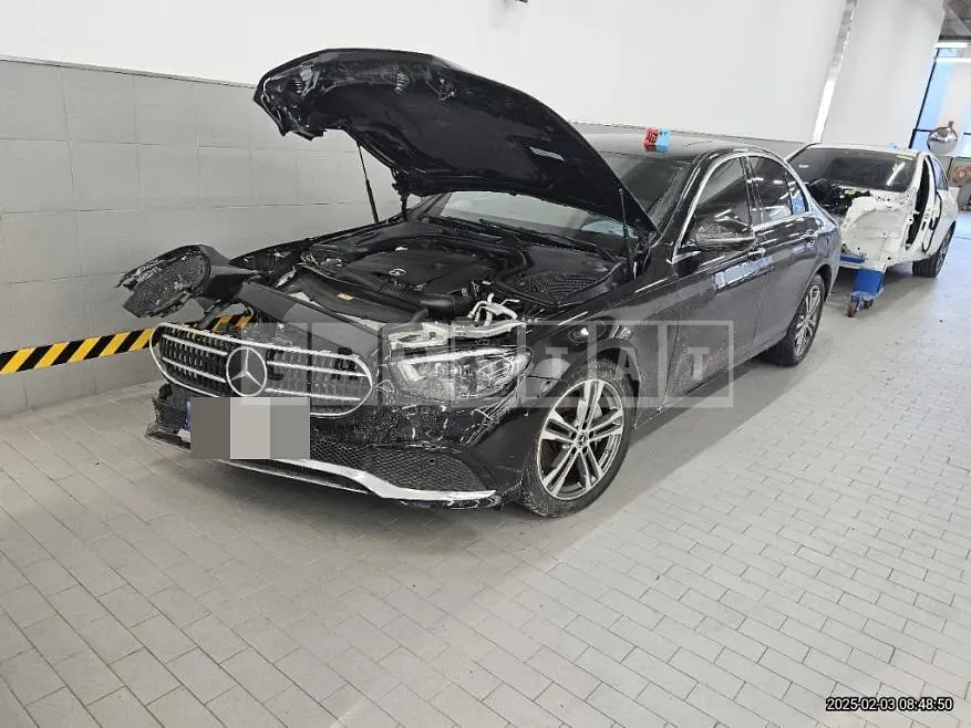 Photo 2 of 25: 2022 Mercedes-Benz E350 4Matic — Korean insurance auction