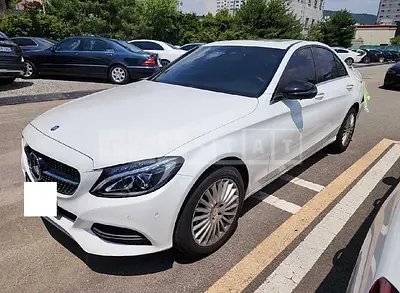 Photo 1 of 10: 2017 Mercedes-Benz C 200, VIN WDDWF4CB8HF445372 — Korean insurance auction