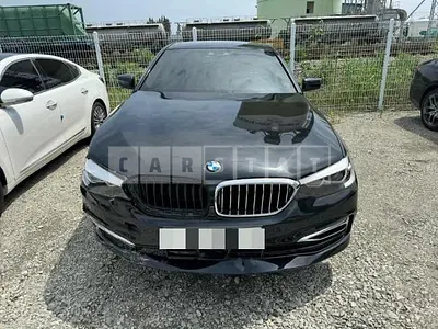 Photo 1 of 17: 2020 BMW 520i Luxury — Korean insurance auction