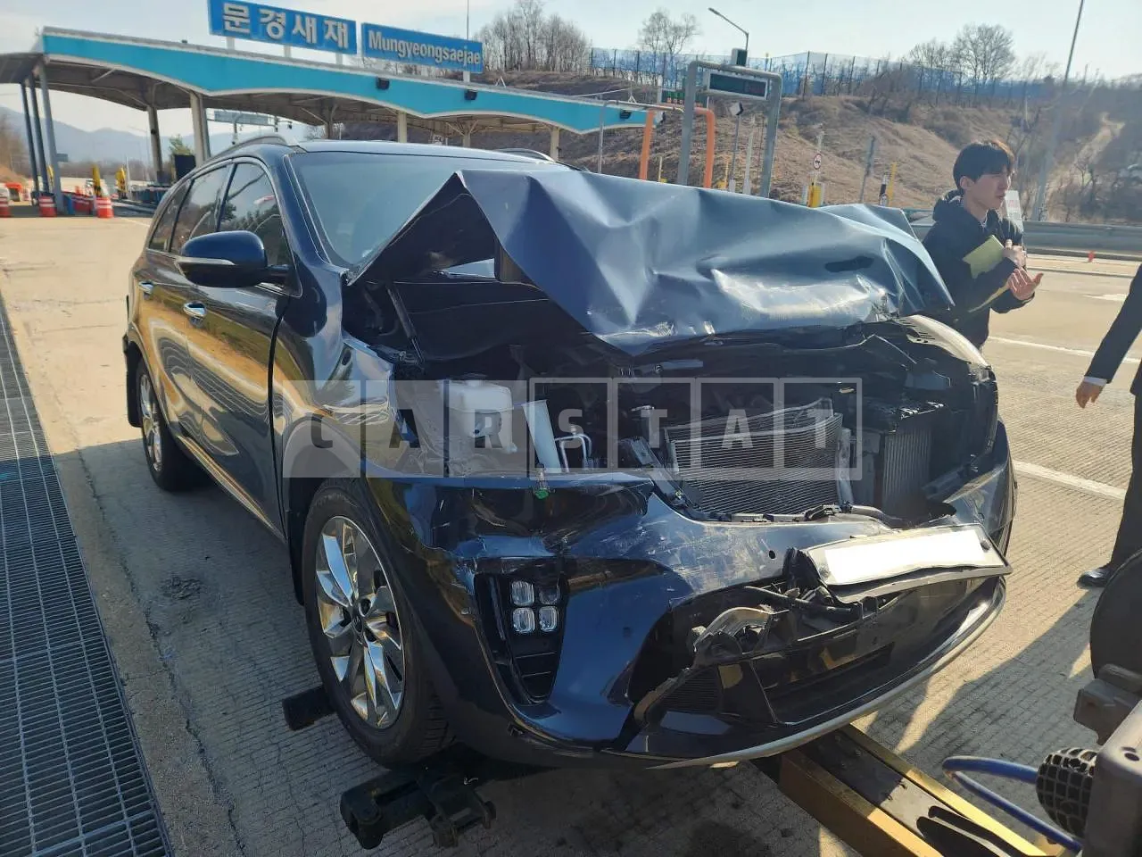 Photo 2 of 23: 2017 Kia Sorento, VIN KNAPS81BBJA412872 — Korean insurance auction