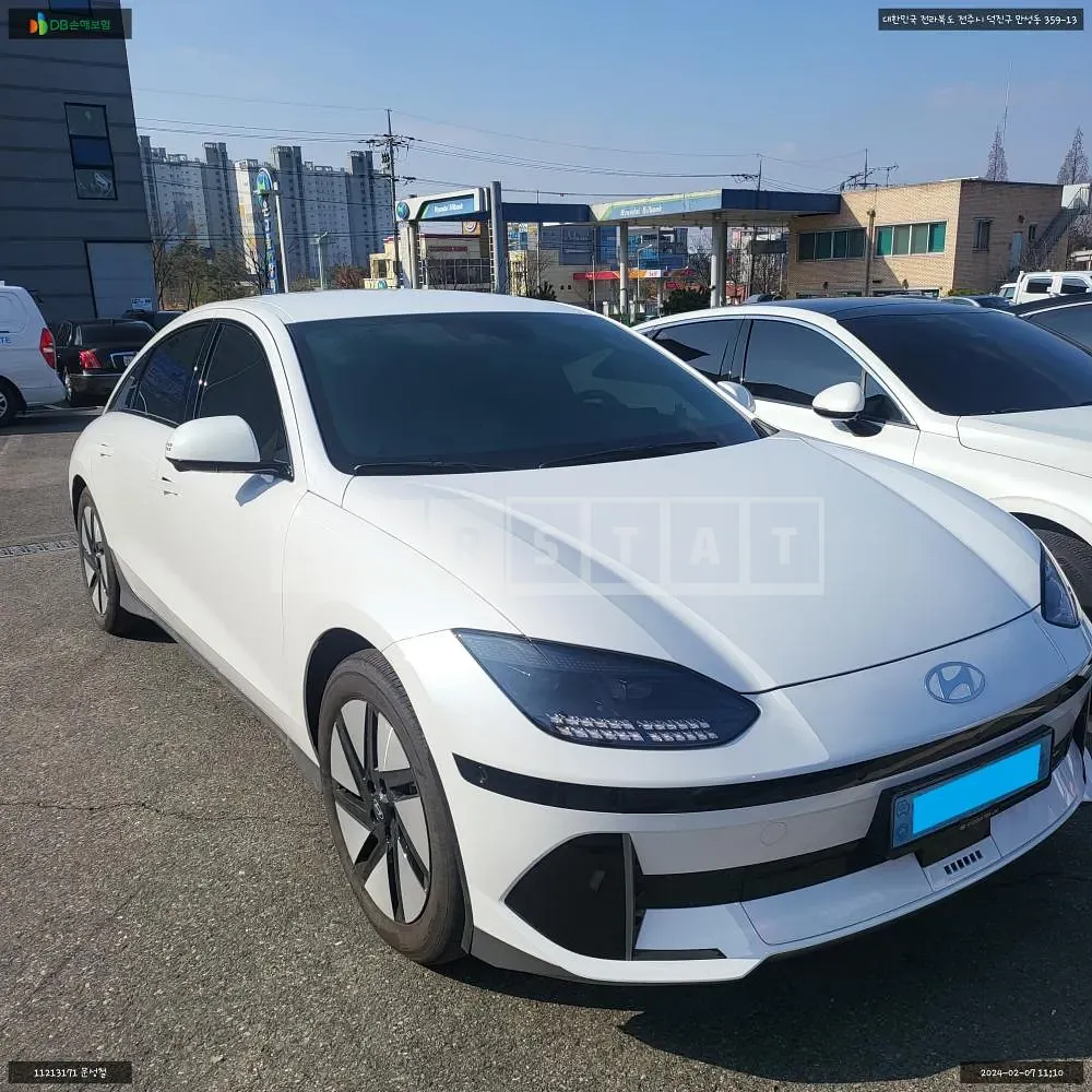 Photo 2 of 27: 2022 Hyundai IONIQ 6, VIN KMHM541AFPA003093 — Korean insurance auction