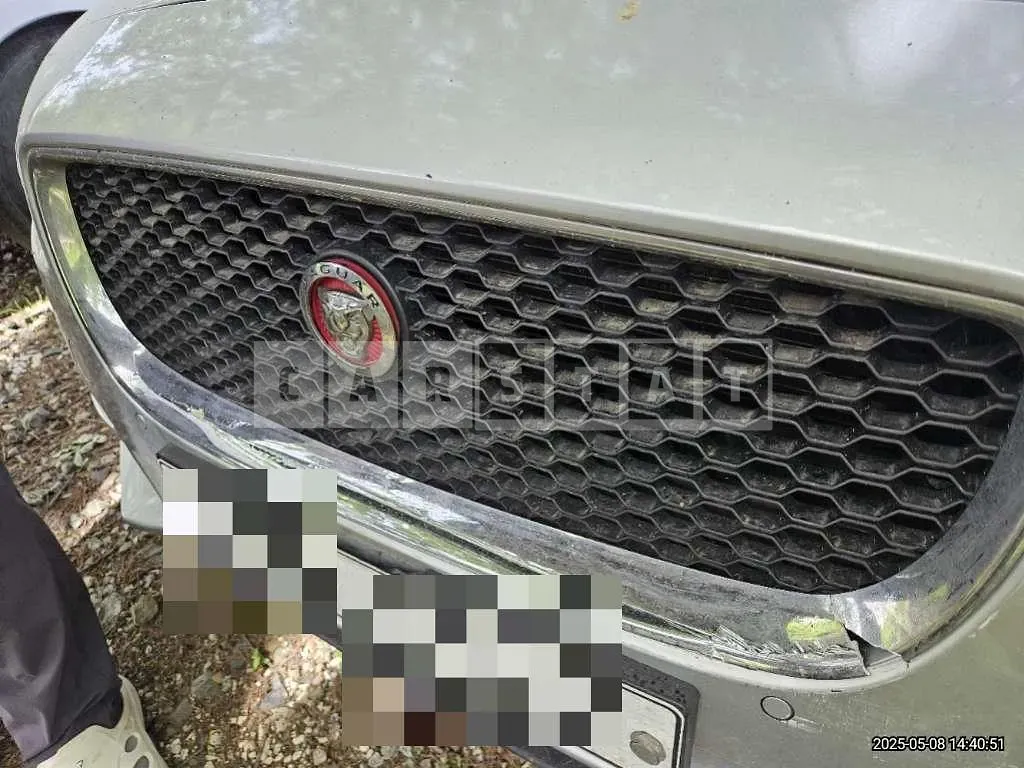 Photo 2 of 10: 2015 Jaguar XE 2.0d — Korean insurance auction