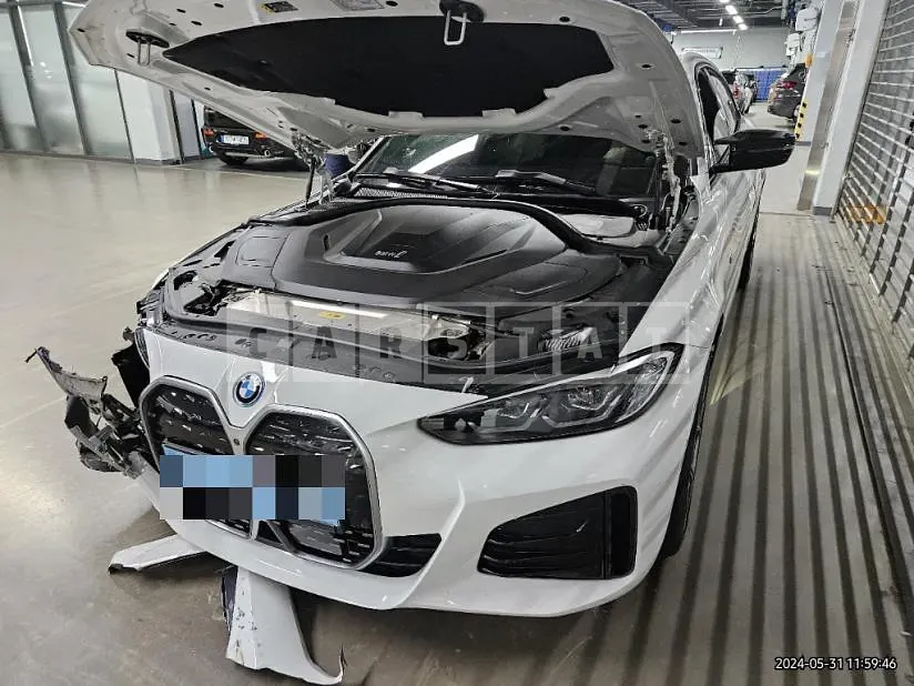 Photo 2 of 23: 2022 BMW i4 eDrive40 — Korean insurance auction