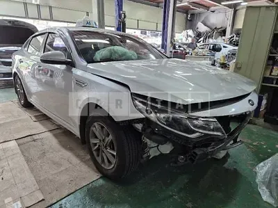 Photo 1 of 7: 2019 Kia K5 — Korean insurance auction