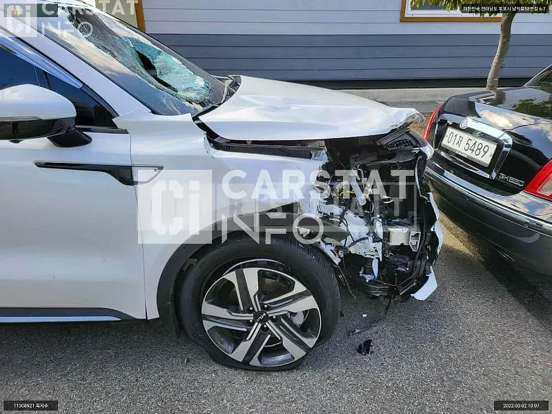 Photo 2 of 10: 2021 Kia Sorento Hybrid, VIN KNARL81GDNA069912 — Korean insurance auction