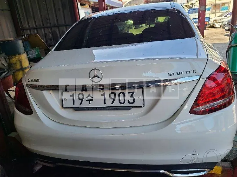 Photo 2 of 14: 2015 Mercedes-Benz C220 BlueTec, VIN WDDWF0EB3FF106764 — Korean insurance auction