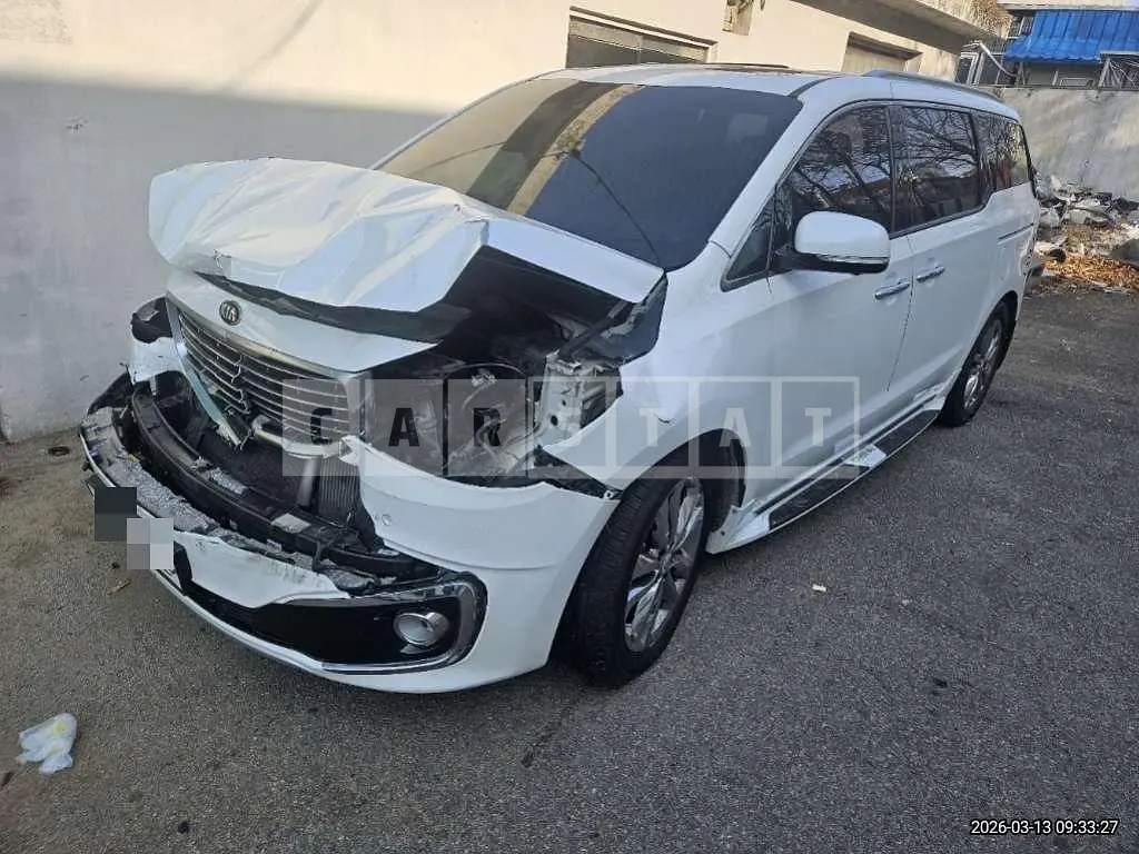 Photo 2 of 11: 2016 Kia Carnivals — Korean insurance auction