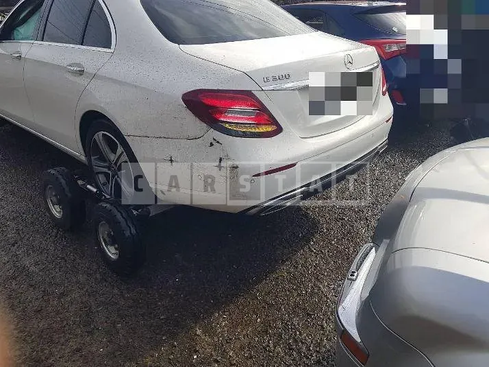 Photo 2 of 5: 2019 Mercedes-Benz E300 — Korean insurance auction