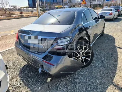 Photo 1 of 37: 2019 Mercedes-Benz E 300 e, VIN WDDZF5DBXKA670477 — Korean insurance auction
