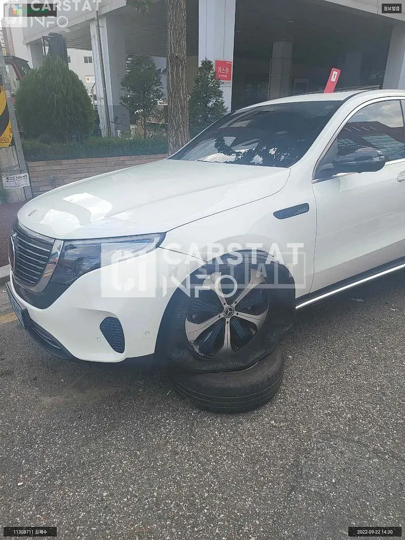 Photo 2 of 8: 2020 Mercedes-Benz EQC 400, VIN W1K8P9AB9LF011671 — Korean insurance auction