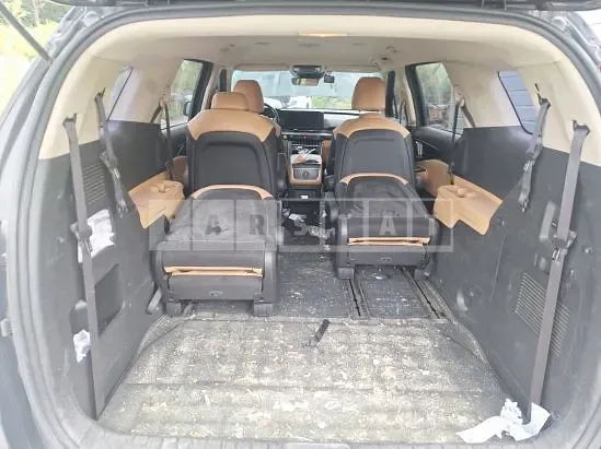 Photo 2 of 17: 2022 Kia Carnival — Korean insurance auction