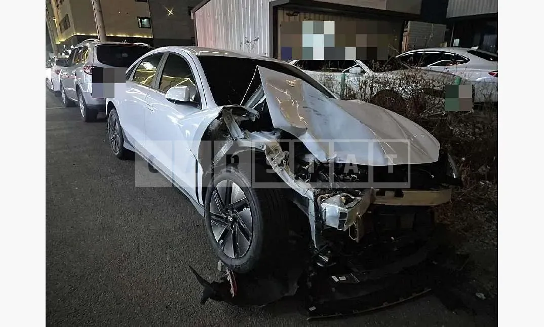 Photo 2 of 15: 2024 Hyundai IONIQ Long Range AWD — Korean insurance auction