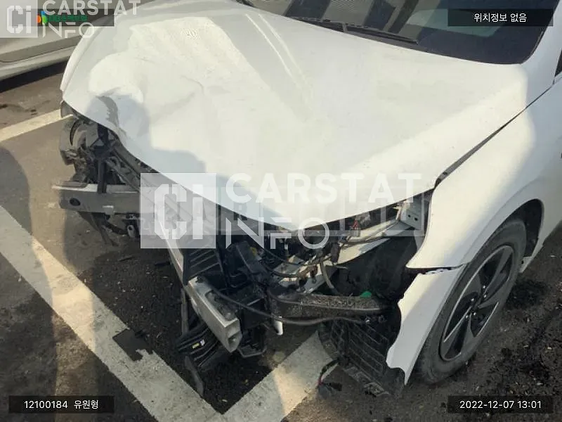 Photo 2 of 16: 2018 Hyundai Ionic (Hybrid), VIN KMHC051CGKU112345 — Korean insurance auction