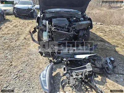 Photo 1 of 8: 2015 Hyundai Santa Fe, VIN KMHSW81UDGU549440 — Korean insurance auction