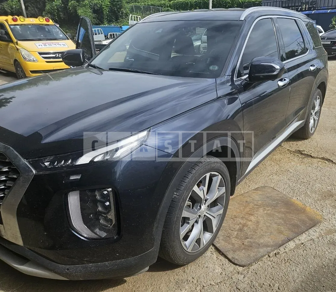 Photo 2 of 12: 2020 Hyundai Palisade, VIN KMHR381ADLU133730 — Korean insurance auction