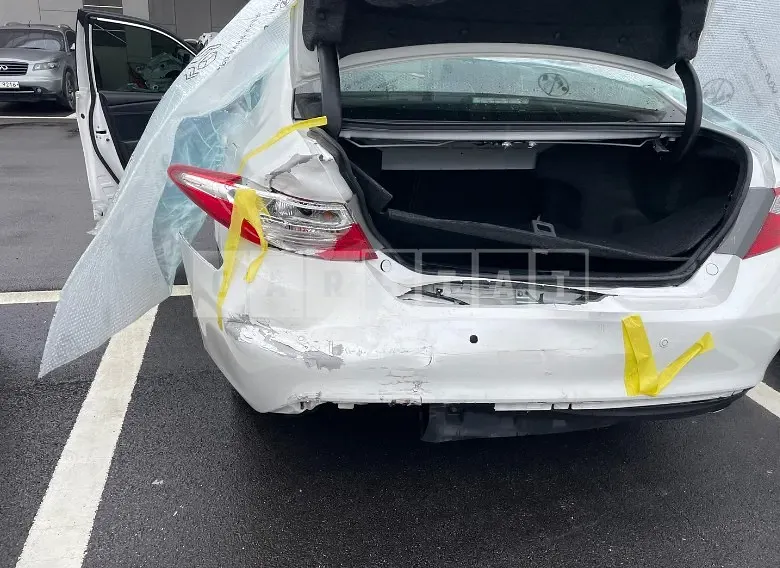 Photo 2 of 15: 2017 Toyota Camry — Korean insurance auction