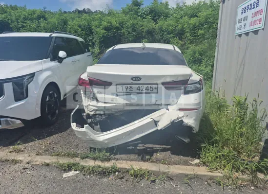 Photo 2 of 6: 2019 Kia K5 — Korean insurance auction