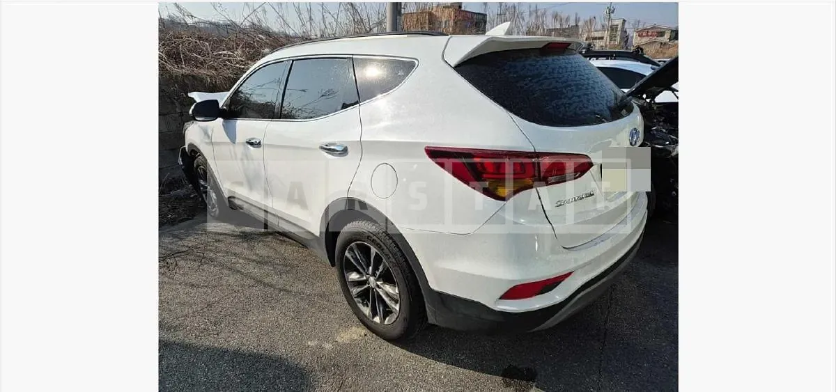 Photo 2 of 22: 2017 Hyundai Santa Fe DM — Korean insurance auction