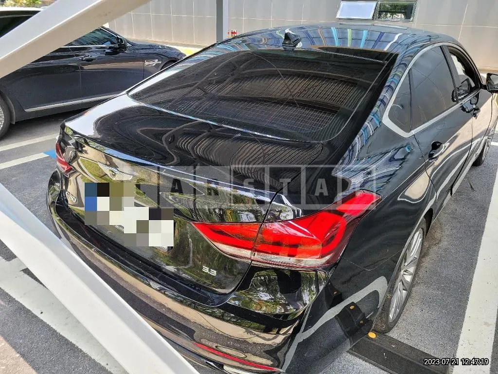 Photo 2 of 12: 2017 Genesis G80 3.3 — Korean insurance auction