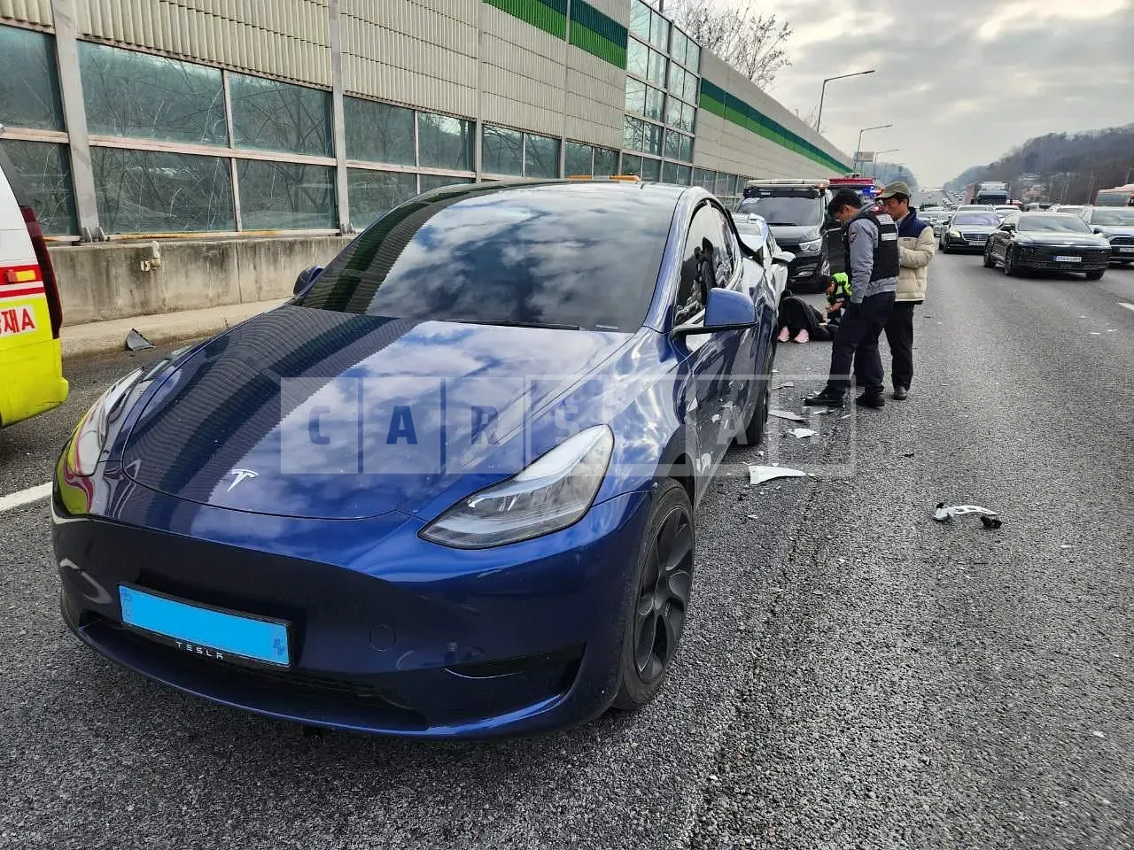 Photo 2 of 13: 2024 Tesla Model Y RWD, VIN LRWYGCFS2RC426886 — Korean insurance auction