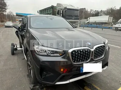 Photo 1 of 17: 2025 BMW X4 xDrive20i — Korean insurance auction