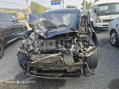Photo 1 of 16: 2017 Hyundai Tucson, VIN KMHJ3815GHU445169 — Korean insurance auction