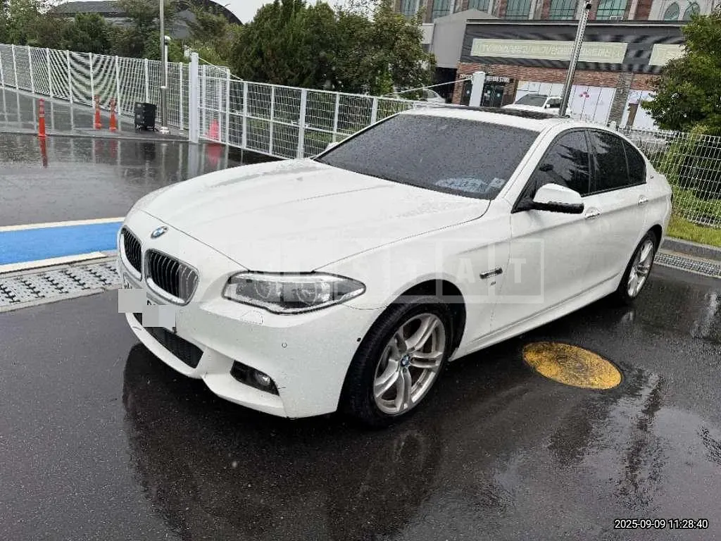 Photo 2 of 8: 2016 BMW 528i xDrive — Korean insurance auction