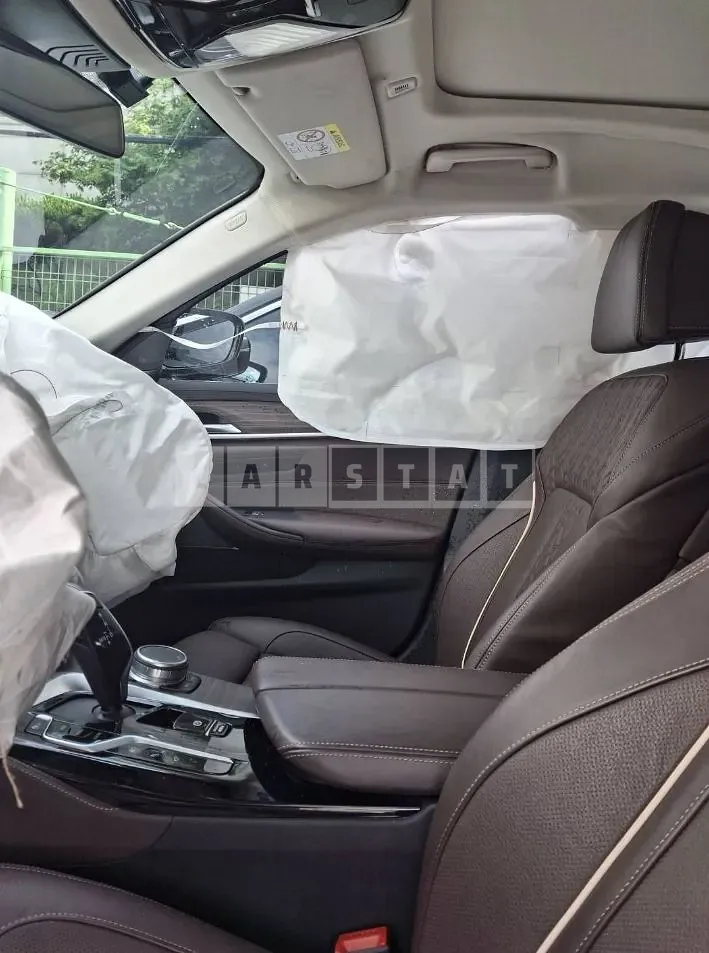 Photo 2 of 8: 2021 BMW 530e — Korean insurance auction