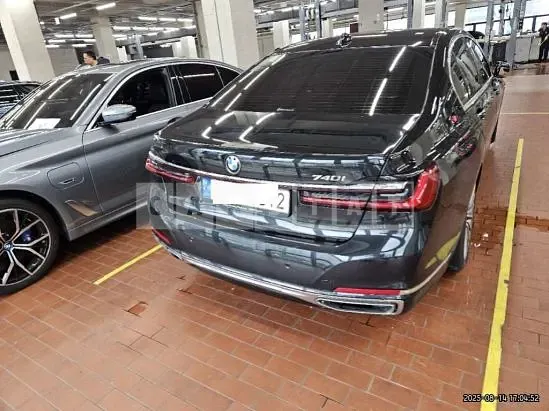 Photo 2 of 38: 2022 BMW 740i — Korean insurance auction