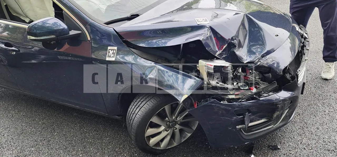 Photo 2 of 29: 2015 Volvo S60 D2, VIN YV1FS84BBF2364085 — Korean insurance auction