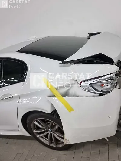 Photo 2 of 10: 2017 BMW 530i — Korean insurance auction