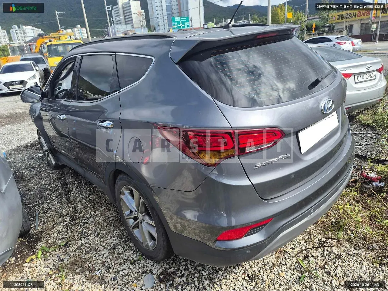 Photo 2 of 9: 2015 Hyundai Santa Fe, VIN KMHSW81UBGU593060 — Korean insurance auction