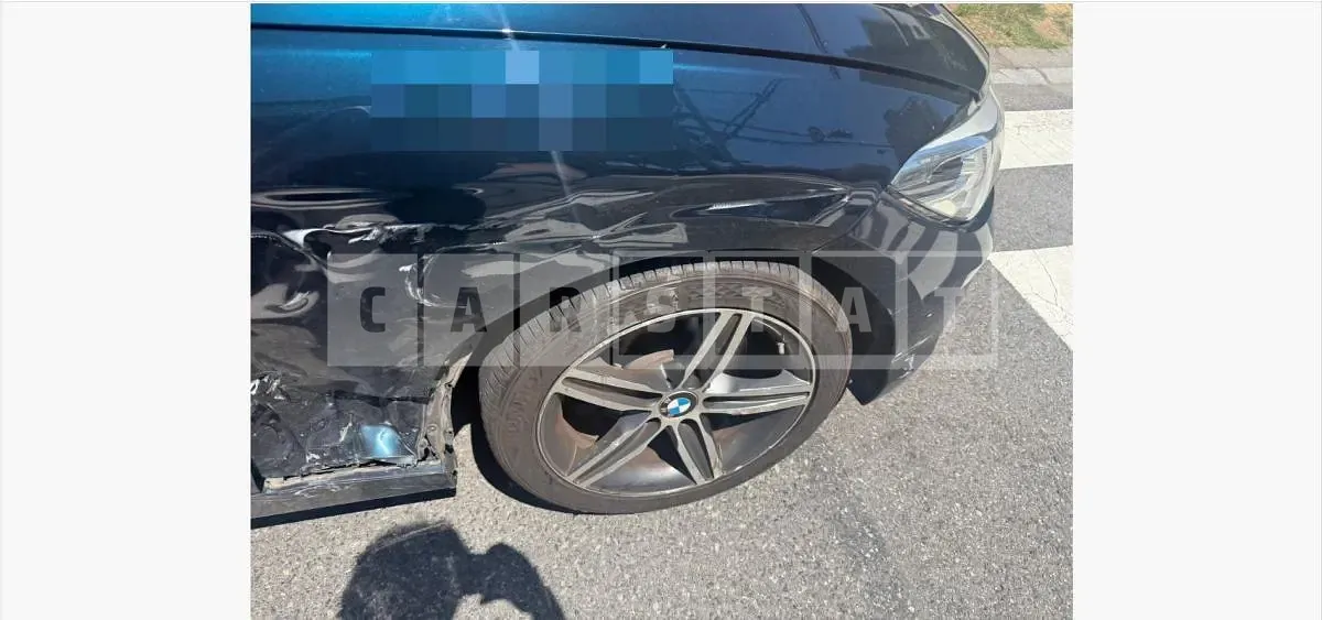 Photo 2 of 17: 2017 BMW 118d — Korean insurance auction