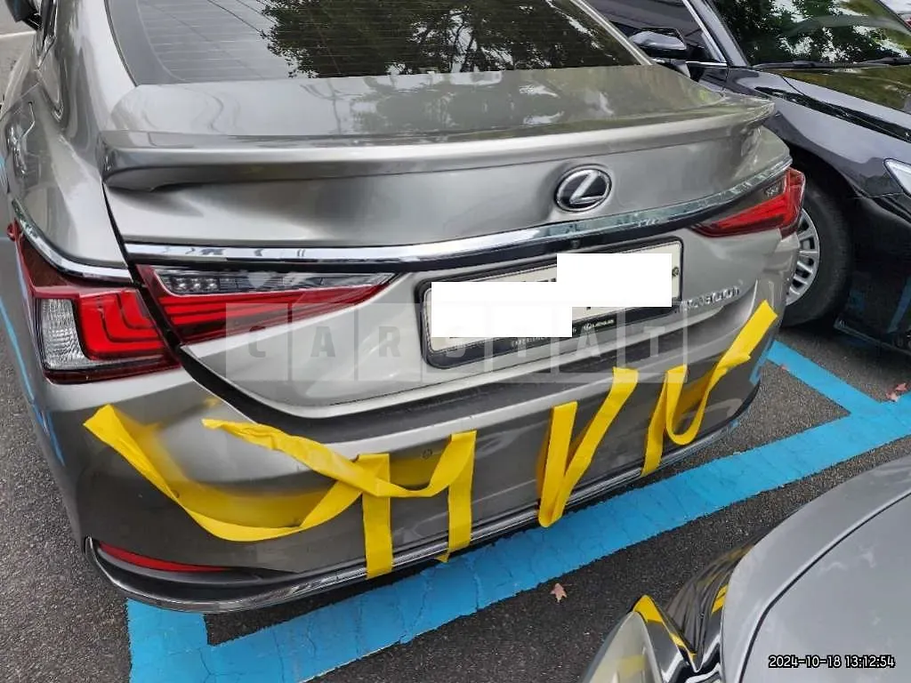 Photo 2 of 43: 2023 Lexus ES300h — Korean insurance auction