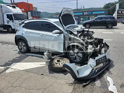 Photo 1 of 14: 2019 Hyundai Kona Electric, VIN KMHK281GFKU047160 — Korean insurance auction
