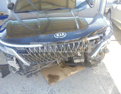 Photo 1 of 21: 2021 Kia Carnival — Korean insurance auction