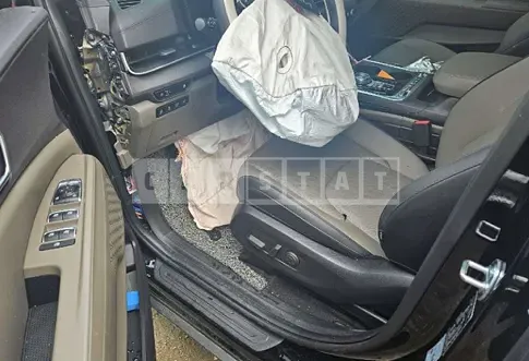 Photo 2 of 15: 2025 Kia Carnival — Korean insurance auction