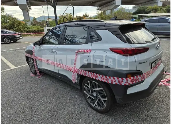 Photo 2 of 10: 2020 Hyundai Kona — Korean insurance auction