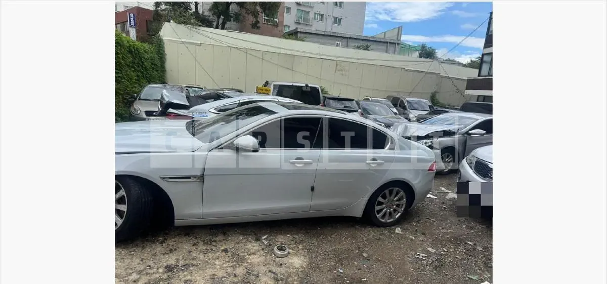 Photo 2 of 8: 2015 Jaguar XE 2.0d — Korean insurance auction