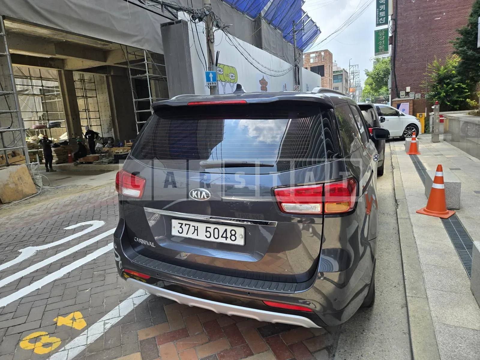 Photo 2 of 7: 2015 Kia Carnival 2.2 — Korean insurance auction