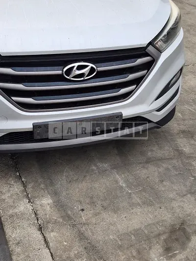Photo 1 of 17: 2015 Hyundai Tucson 2.0 — Korean insurance auction