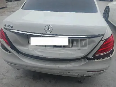 Photo 1 of 9: 2017 Mercedes-Benz E300 — Korean insurance auction