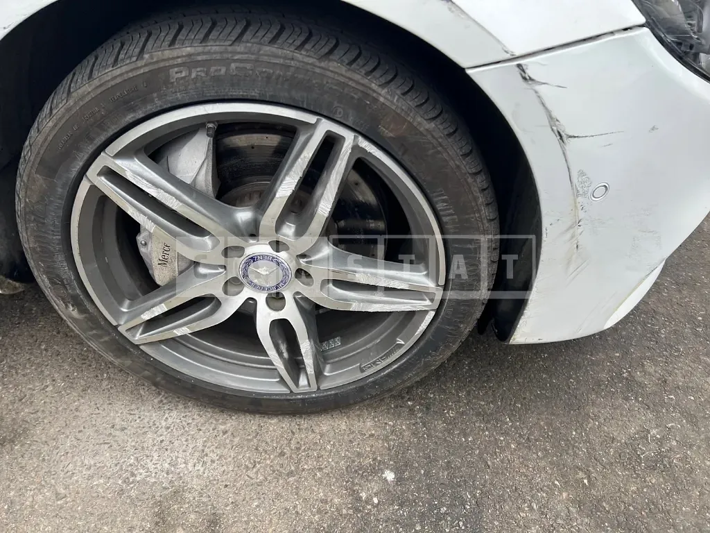 Photo 2 of 29: 2017 Mercedes-Benz E350d, VIN WDDZF3DB0HA204599 — Korean insurance auction