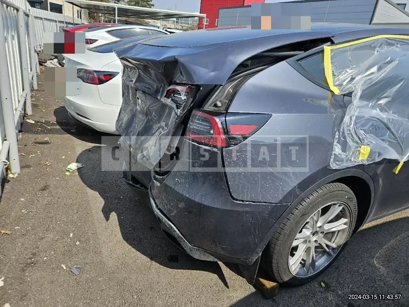 Photo 2 of 18: 2023 Tesla Model Y RWD, VIN LRWYGCFS7RC177050 — Korean insurance auction
