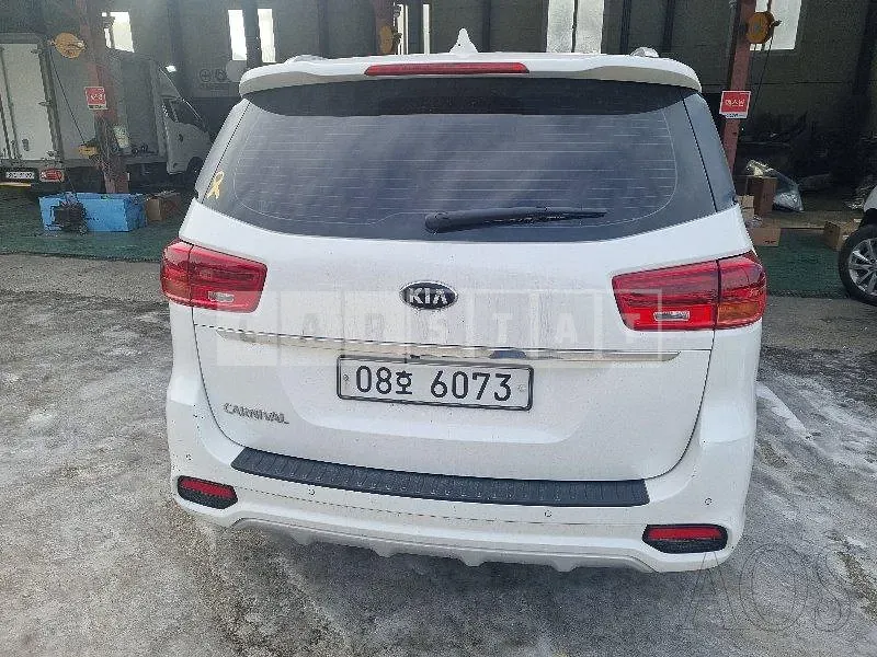 Photo 2 of 29: 2019 Kia Carnival, VIN KNAMB81ABKS523672 — Korean insurance auction