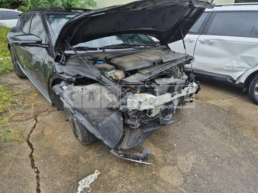 Photo 2 of 18: 2021 Kia EV6 — Korean insurance auction