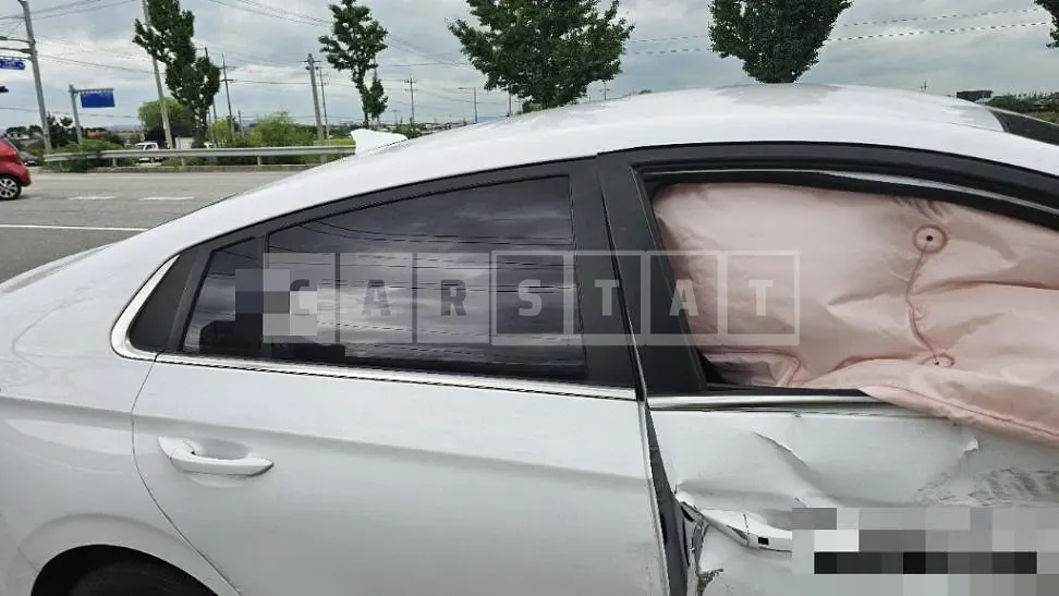 Photo 2 of 14: 2018 Hyundai IONIQ (Hybrid) — Korean insurance auction