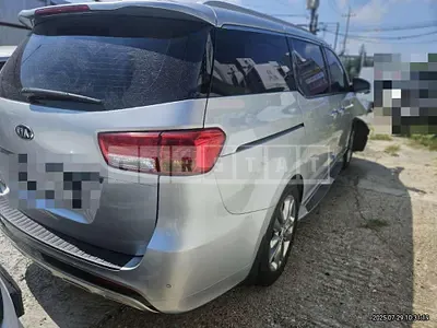 Photo 1 of 9: 2016 Kia Carnivals — Korean insurance auction